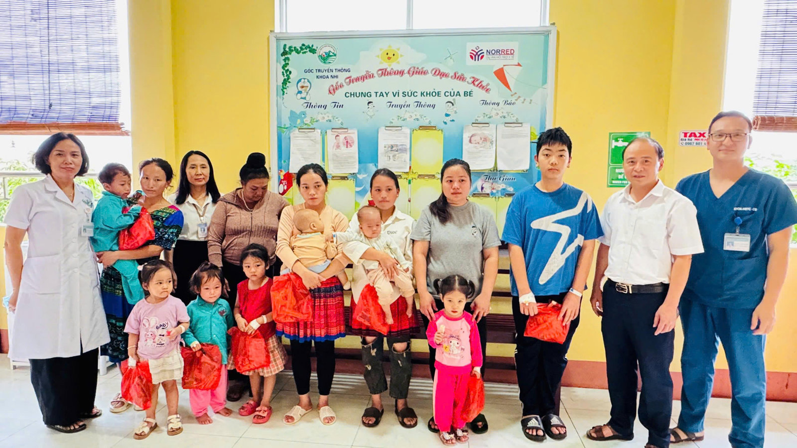 Hình ảnh tin tức Bệnh viện Đa khoa số 3 tỉnh Lào Cai tổ chức nhiều hoạt động vui Tết Trung thu 2025