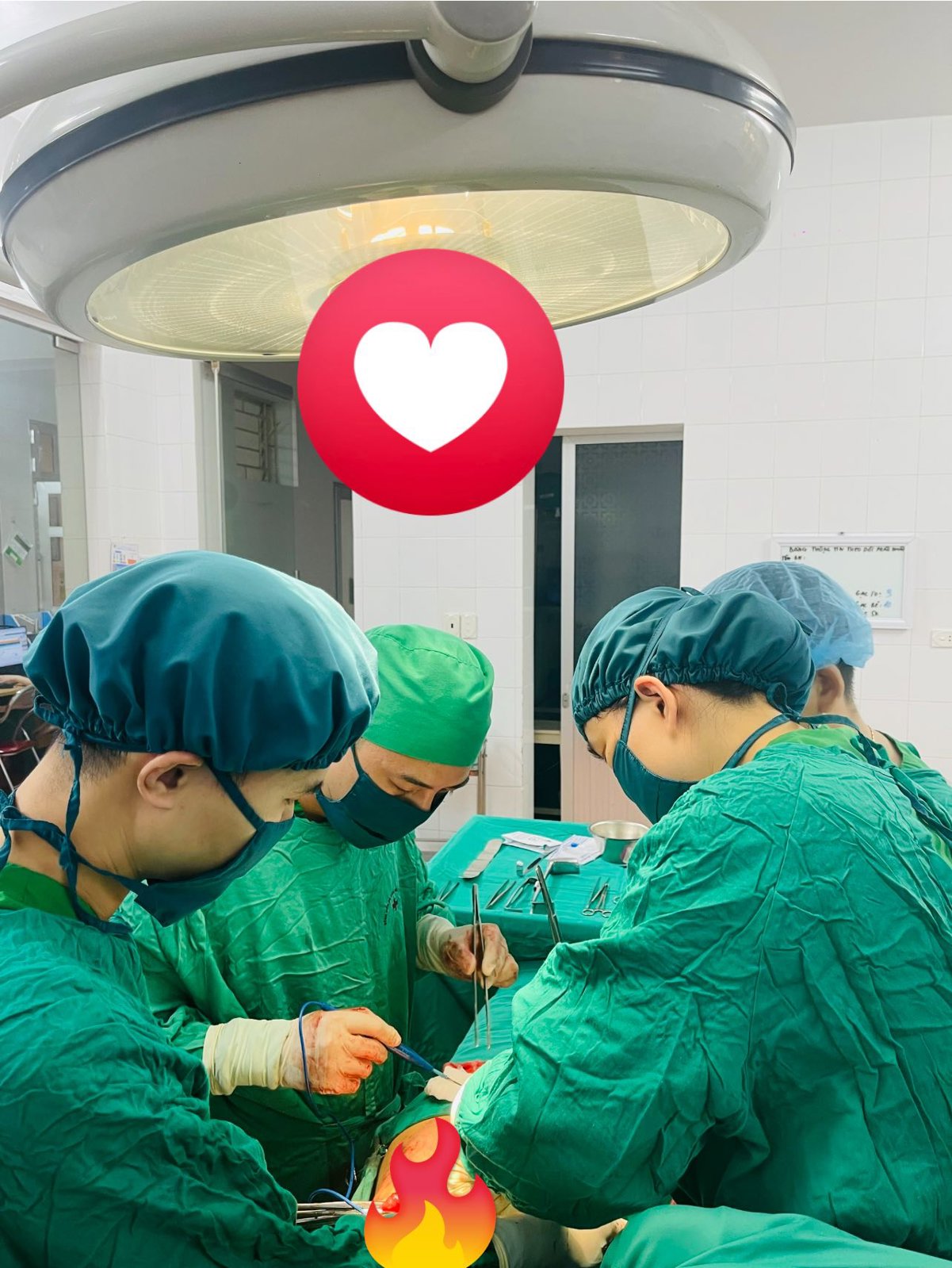 Hình ảnh tin tức PHẪU THUẬT THÀNH CÔNG CA BỆNH KHÓ